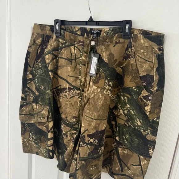 NWT PrettyLittleThing Camo Print Denim Cargo Shorts 16 Jorts Baggy Y2K Plus Size - Picture 6 of 12